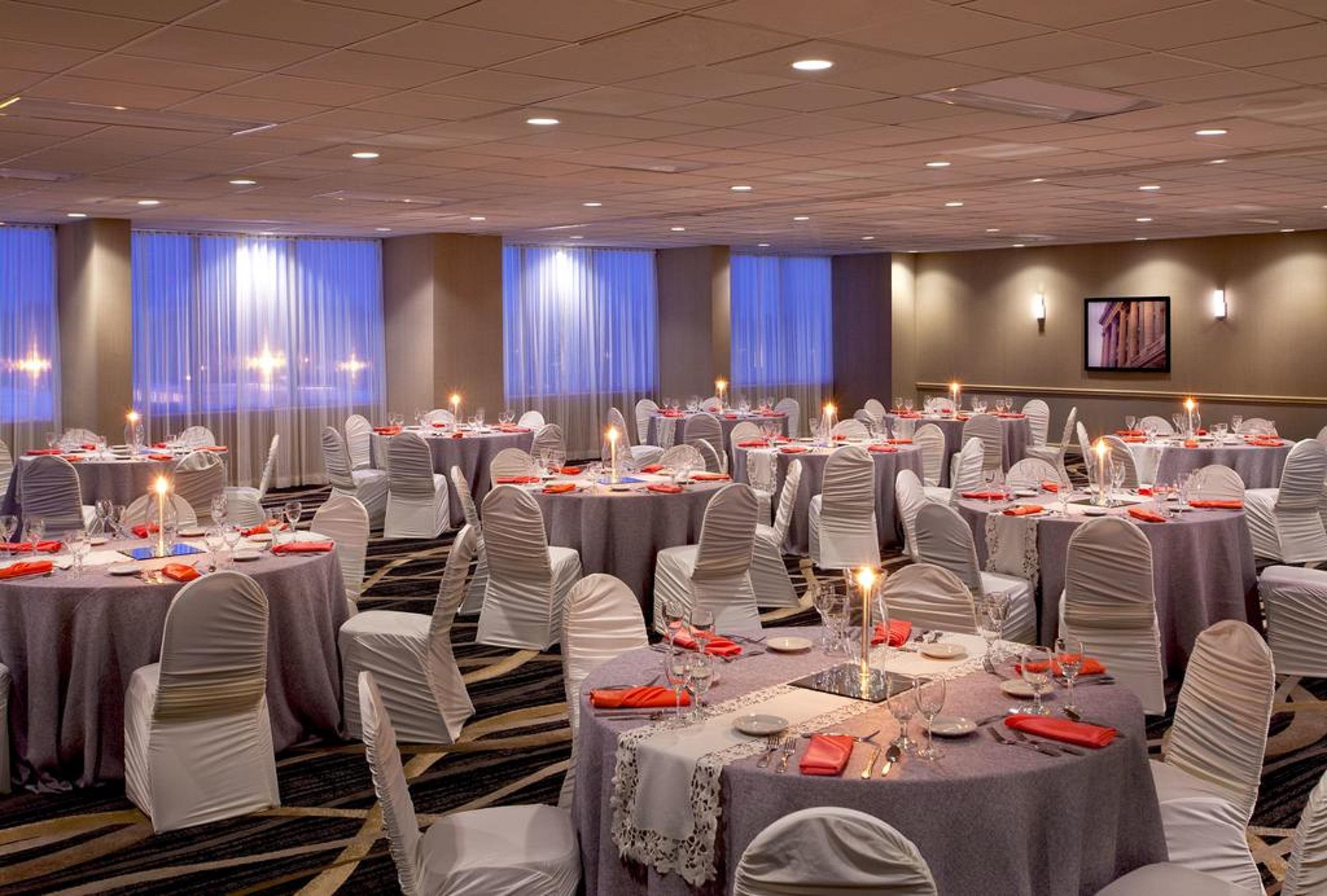 Four Points By Sheraton Cleveland Airport Kinh doanh bức ảnh