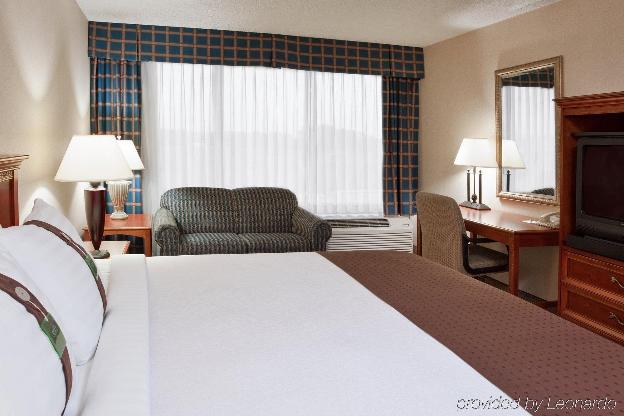 Four Points By Sheraton Cleveland Airport Ngoại thất bức ảnh