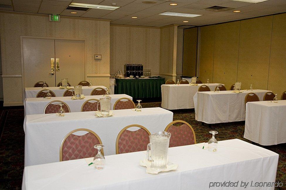 Four Points By Sheraton Cleveland Airport Ngoại thất bức ảnh