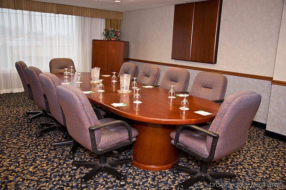 Four Points By Sheraton Cleveland Airport Ngoại thất bức ảnh