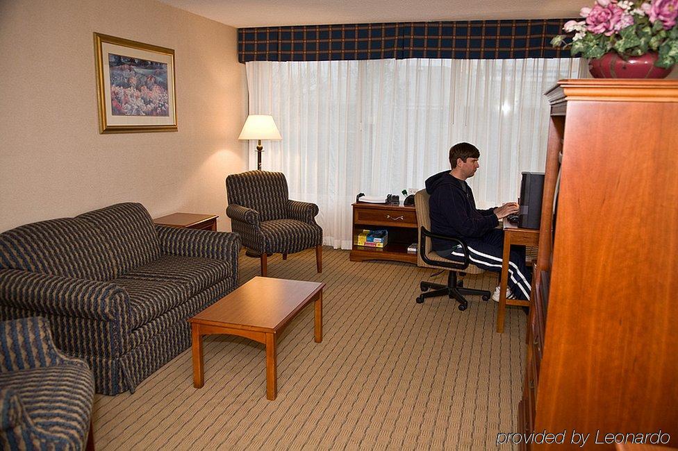 Four Points By Sheraton Cleveland Airport Ngoại thất bức ảnh