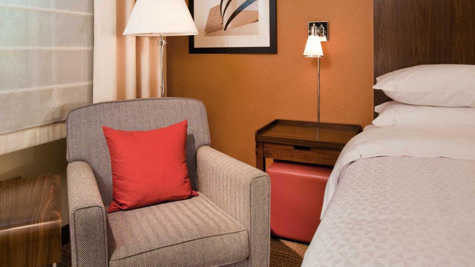 Four Points By Sheraton Cleveland Airport Ngoại thất bức ảnh